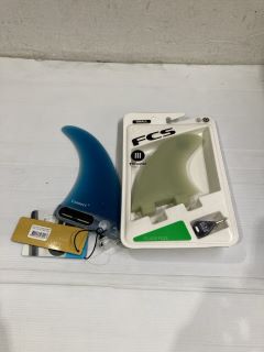 QTY OF M3 NATURAL GLASS FLEX TRI FIN SET RRP £225