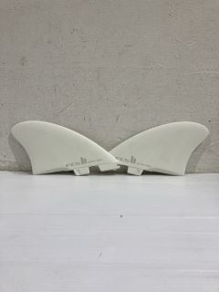 QTY OF FCS II RETRO KEEL PG WHITE TWIN RETAIL FINS RRP £80