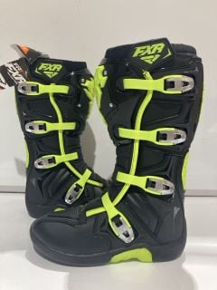 FACTORY RIDE BOOT BLACK/HI-VIS SIZE 44 RRP£ 312