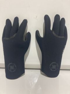 COMP X 4MM 5-FINGER SIZE M RRP£100