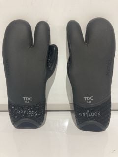 DRYLOCK 5MM 3-FINGER GLOVE SIZE M RRP £100