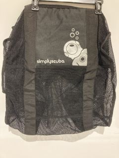 BOX OF ASSORTED ITEMS TO INC SIMPLY SCUBA DUFFLE BAG -ONE SIZE RRP£200