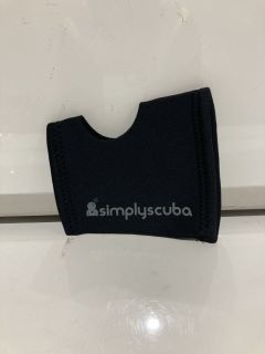 BOX OF ASSORTED ITEMS TO INC SIMPLY SCUBA COMPUTER SLEEVE DIVE ACCESSORY -ONE SIZE RRP£100