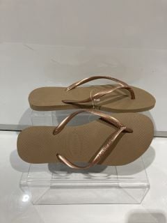 QTY OF FLIP FLOPS INCLUDING HAVAIANAS SLIM ROSE GOLD