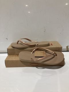 QTY OF FLIP FLOPS INCLUDING HAVAIANAS SLIM ROSE GOLD