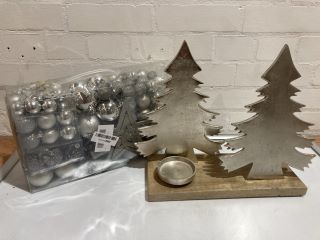 QTY OF ITEMS INCLUDING SILVER GLITTER STAR AND BAUBLES