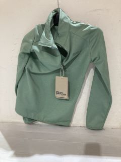 QTY OF ITEMS INCLUDING HALF ZIP JACKET GRANITE GREEN