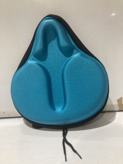 QTY OF ITEMS INCLUDING DAWAY BLUE BIKE SEAT