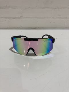 QTY OF ITEMS INCLUDING POLARIZED COLOURED SUNGLASSES