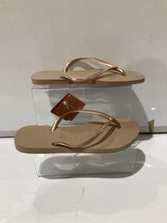 QTY OF FLIP FLOPS INCLUDING HAVAIANAS SLIM ROSE GOLD