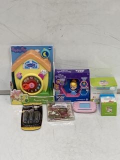 QTY OF ASSORTED ITEMS TO INCLUDE KIDS PEPPA PIG TOY CLOCK, KIDS BLUE PLASTIC WATER GUN