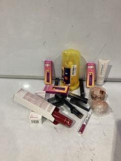 QTY OF ASSORTED ITEMS TO INCLUDE FALSE RED GEL NAILS, FALSE PINK ACRYLIC NAILS