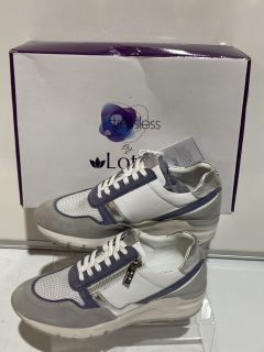 STRESSLESS BY LOTUS SAMMIE WHITE/BLUE TRAINERS SIZE 5 WOMEN