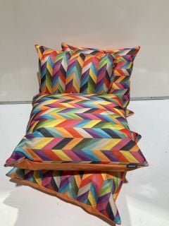 4X VEEVA MULTICOLOURED CUSHIONS