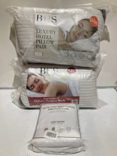 BOX OF ASSORTED BEDDING TO INCLUDE BHS LUXURY HOTEL PILLOW PAIR