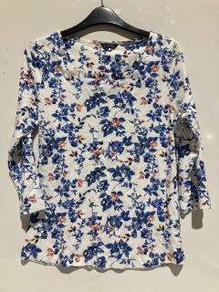 BOX OF ASSORTED WOMEN'S CLOTHES TO INCLUDE PROFILE FLOWER PRINT TOP WHITE/BLUE SIZE 12 UK