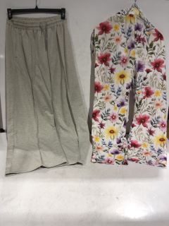 QTY OF WOMEN'S CLOTHING TO INCLUDE GREY JOGGERS XL