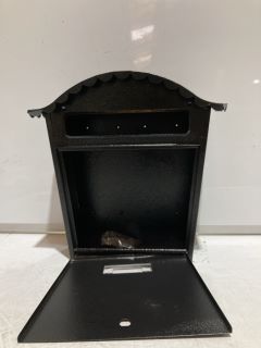 BOX OF ASSORTED ITEMS TO INCLUDE POSTBOX BLACK