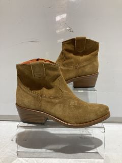 PENELOPE CHILVERS CASSIDY WESTERN BOOT COLOUR SUEDE COWBOY SIZE 37 TOTAL RRP £259