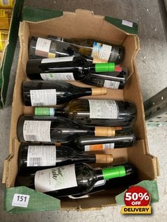 12 X BOTTLES OF ASSORTED WINES TO INCLUDE LA MANO VERDE MALBEC ORGANIC WINE 75CL 13.5% VOL (WE OPERATE A CHALLENGE 25 POLICY. 18+ ID MAY BE REQUIRED UPON COLLECTION/DELIVERY, E.G. A VALID PASSPORT OR