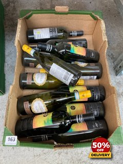 12 X BOTTLES OF ASSORTED WINES TO INCLUDE CORTE ALLODOLA SOAVE CLASSICO DRY WHITE WINE 75CL 12.5% VOL (WE OPERATE A CHALLENGE 25 POLICY. 18+ ID MAY BE REQUIRED UPON COLLECTION/DELIVERY, E.G. A VALID