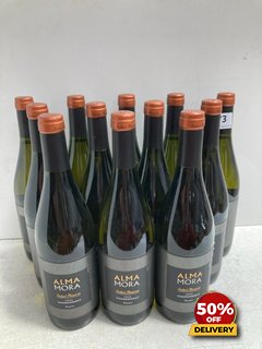 12 X BOTTLES ALMA MORA SELECT RESERVE CHARDONNAY 2022 75CL 13% VOL (WE OPERATE A CHALLENGE 25 POLICY. 18+ ID MAY BE REQUIRED UPON COLLECTION/DELIVERY, E.G. A VALID PASSPORT OR PHOTO DRIVING LICENCE):