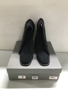 VAGABOND STINA BLACK BOOTS - SIZE: 4 (681461)