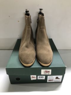 BARBOUR SELINA TAUPE BOOTS - SIZE: 8 (681461)