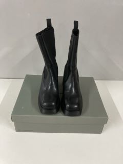 VAGABOND BROOKE BLACK BOOTS - SIZE: 6 (681461)