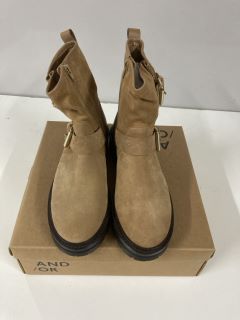 AND/OR RIVER BRLI BOOTS - SIZE: 8 (675645)