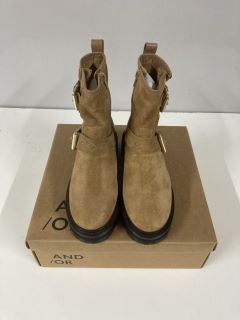 AND/OR RIVER BRLI BOOTS - SIZE: 4 (675645)