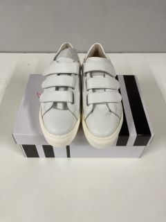 JOHN LEWIS FAWNE WHITE TRAINERS - SIZE 3 (675645)