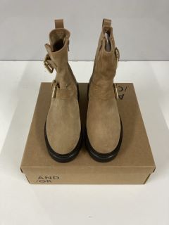 JOHN LEWIS RIVER BRLI BOOTS - SIZE 5 (675645)