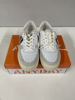 JOHN LEWIS ANYDAY EVERY WHITE TRAINERS - SIZE : 6.5 (674831)