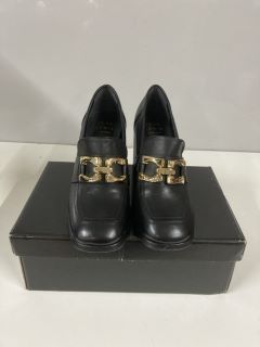 JOHN LEWIS GOLDEN CHILDREN'S BLACK SHOES - SIZE :3 (674831)