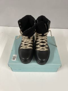 SHOE THE BEAR WARM LINED BLACK BOOTS - SIZE 8 (682119)