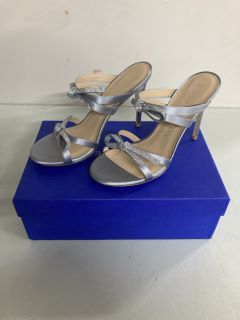 STUART WEITZMAN SW BOW 100 SLIDE SHOES - SIZE 6 - RRP £247.50 (6821653)