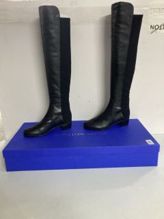 STUART WEITZMAN RESERVE BLACK BOOT - SIZE 6 - RRP £750.00 (6821653)