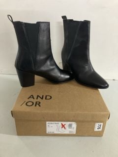 JOHN LEWIS POINTING BLACK BOOTS - SIZE 7 (686951)