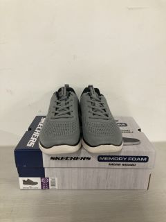 PAIR OF SKECHERS AIR COOLED MEMORY FOAM MENS TRAINERS - SIZE UK 9