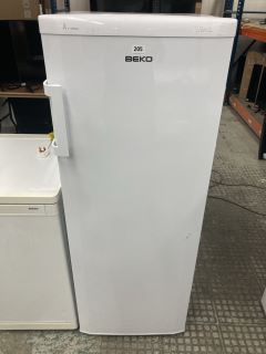 BEKO TALL FRIDGE MODEL: LX5095W