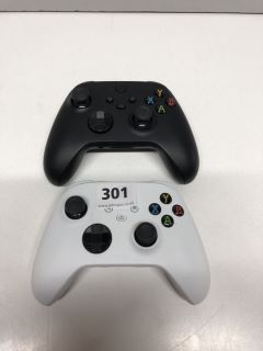 2 X WIRELESS XBOX CONTROLLERS