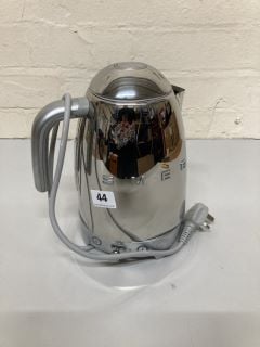 SMEG KETTLE (CHROME) RRP: £150