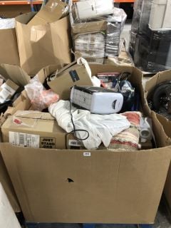 PALLET OF ITEMS TO INC CALVIN KLEIN JEANS WOOL BEANIE & SCARF