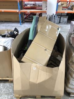 PALLET OF ITEMS TO INC WASHING LINES & LOGIK GUN METAL PEDESTAL FAN