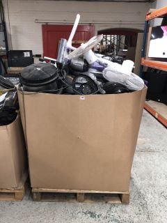 PALLET OF ELECTRICAL APPLIANCES TO INCLUDE AN INDUSTRIAL DRUM VACUUM CLEANER