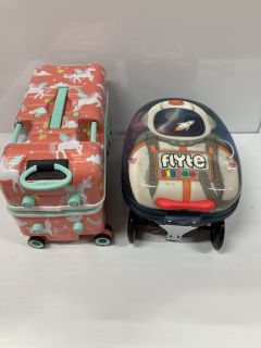 2 X KIDS SUITCASES