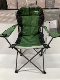 2 X CAMPING ITEMS INC POP UP CHAIR