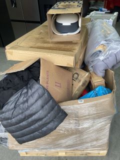 PALLET OF ITEMS INC CHILD GATE