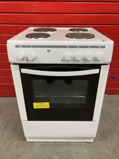 ESSENTIALS SOLID PLATE ELECTRIC COOKER MODEL: CFSE60W18 RRP: £239